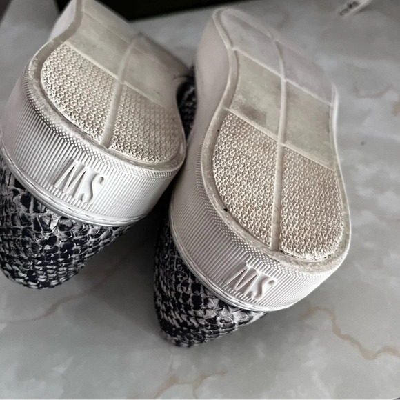 Stuart Weitzman Nuggets Snake Print Slip-On Size 9 - Picture 14 of 15